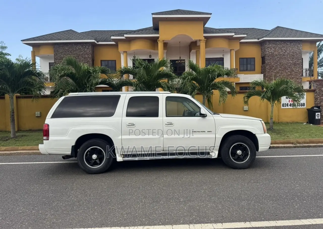 Cadillac Escalade ESV 2011 White