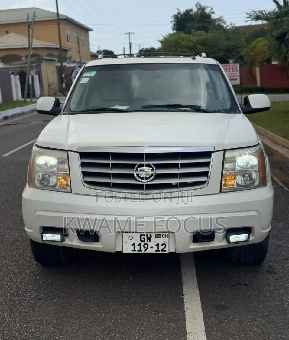 Cadillac Escalade ESV 2011 White