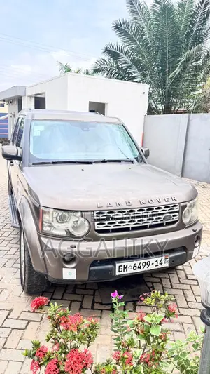 Land Rover Discovery 2013 Gold