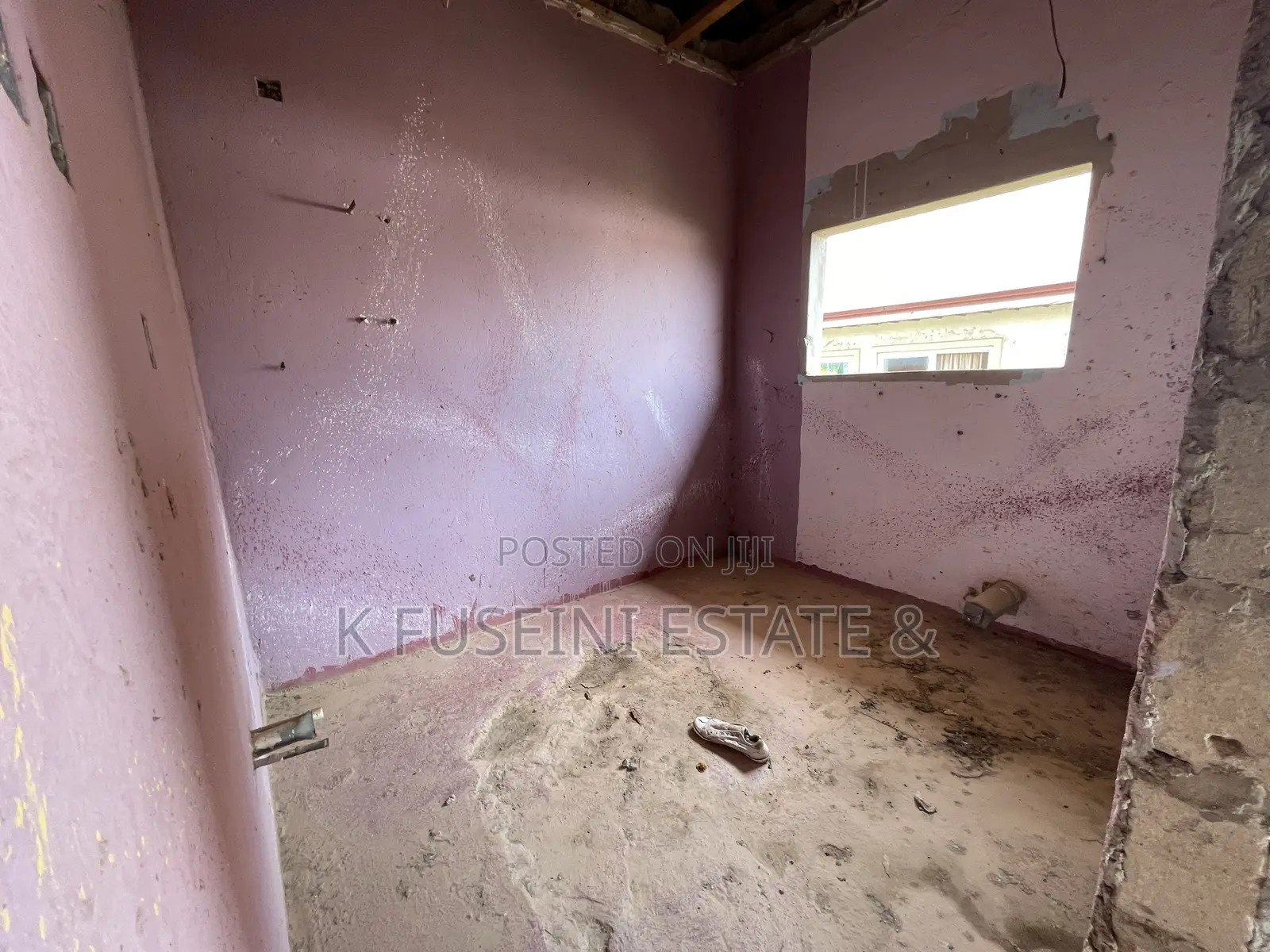 7bdrm House in K Fuseini Estate, Kumasi Metropolitan for sale