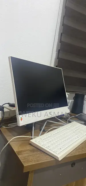Desktop Computer HP 200 G4 22 All-in-One 4GB Intel Core i3 SSD 1T