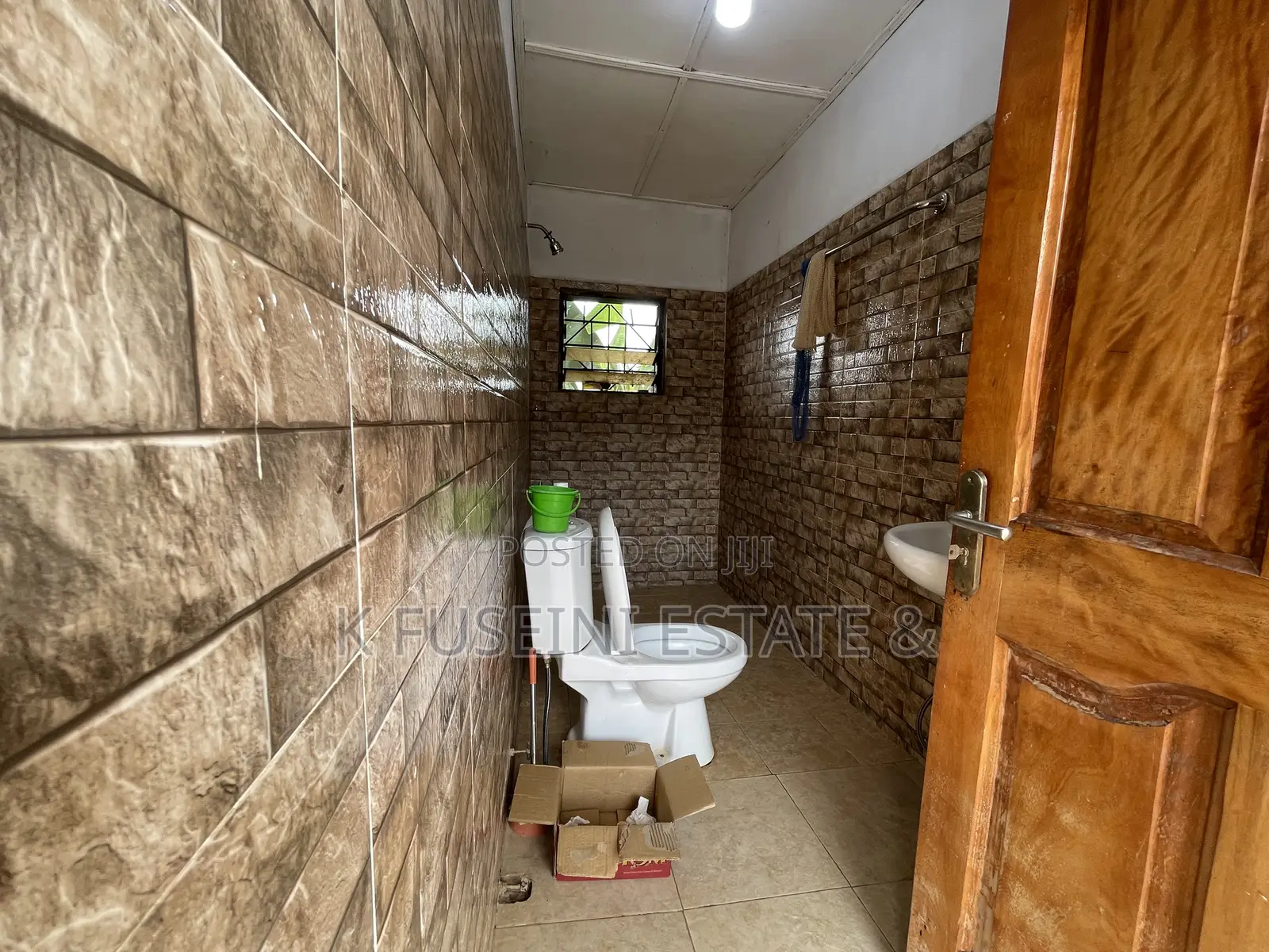 6bdrm House in K Fuseini Estate, Kumasi Metropolitan for sale