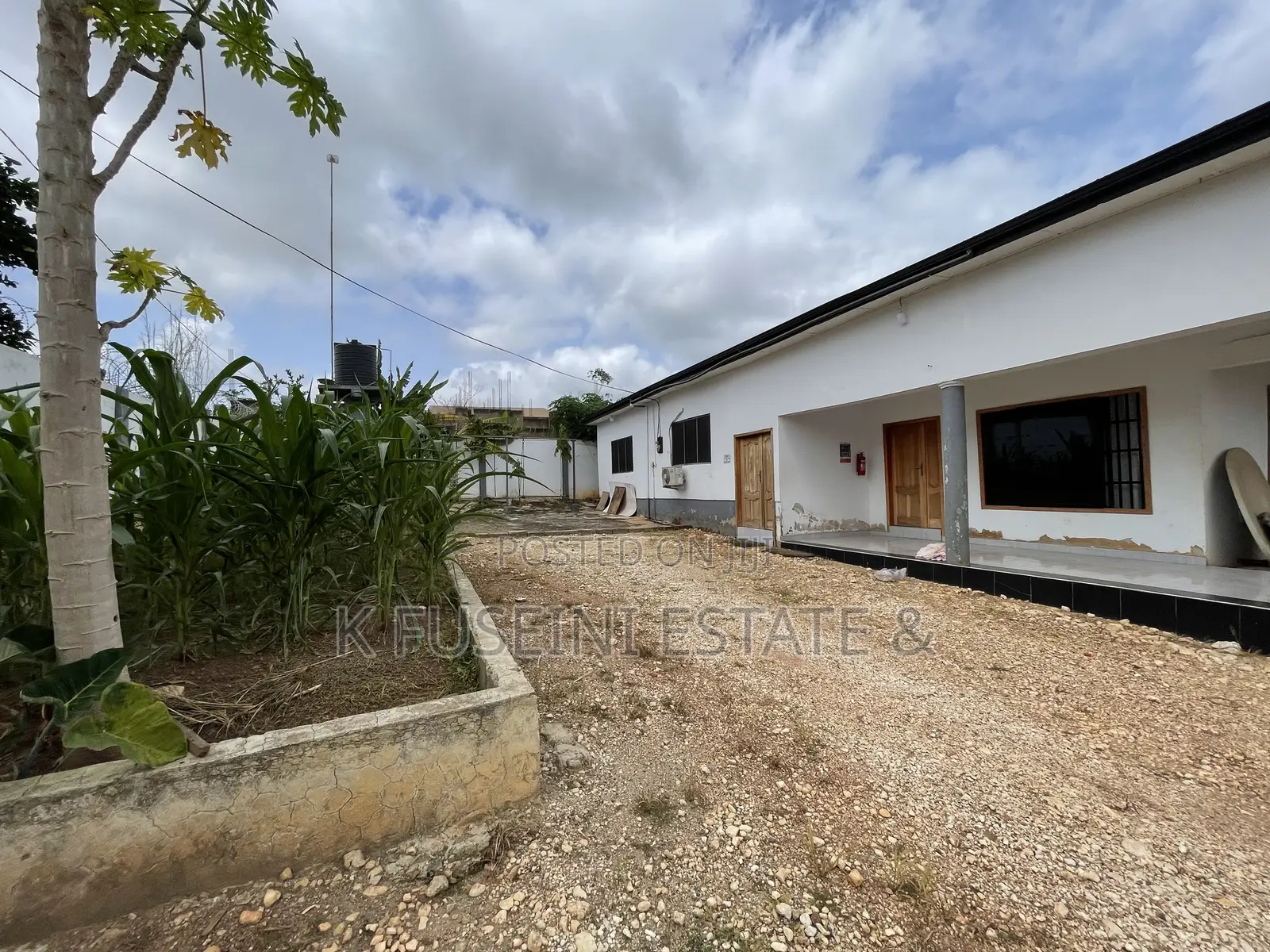 6bdrm House in K Fuseini Estate, Kumasi Metropolitan for sale