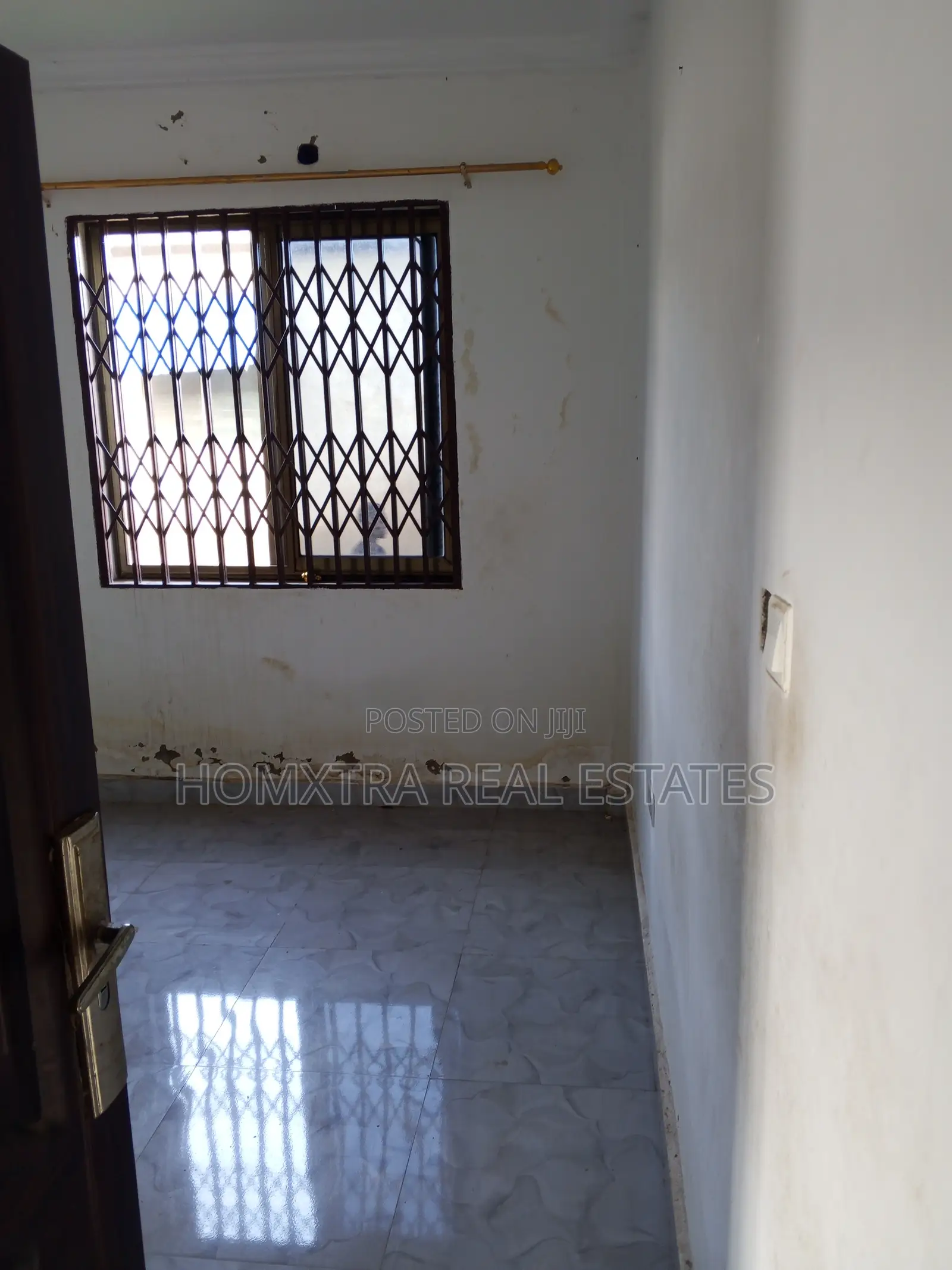 2bdrm Apartment in Homxtra Real Estates, Last Stop for rent