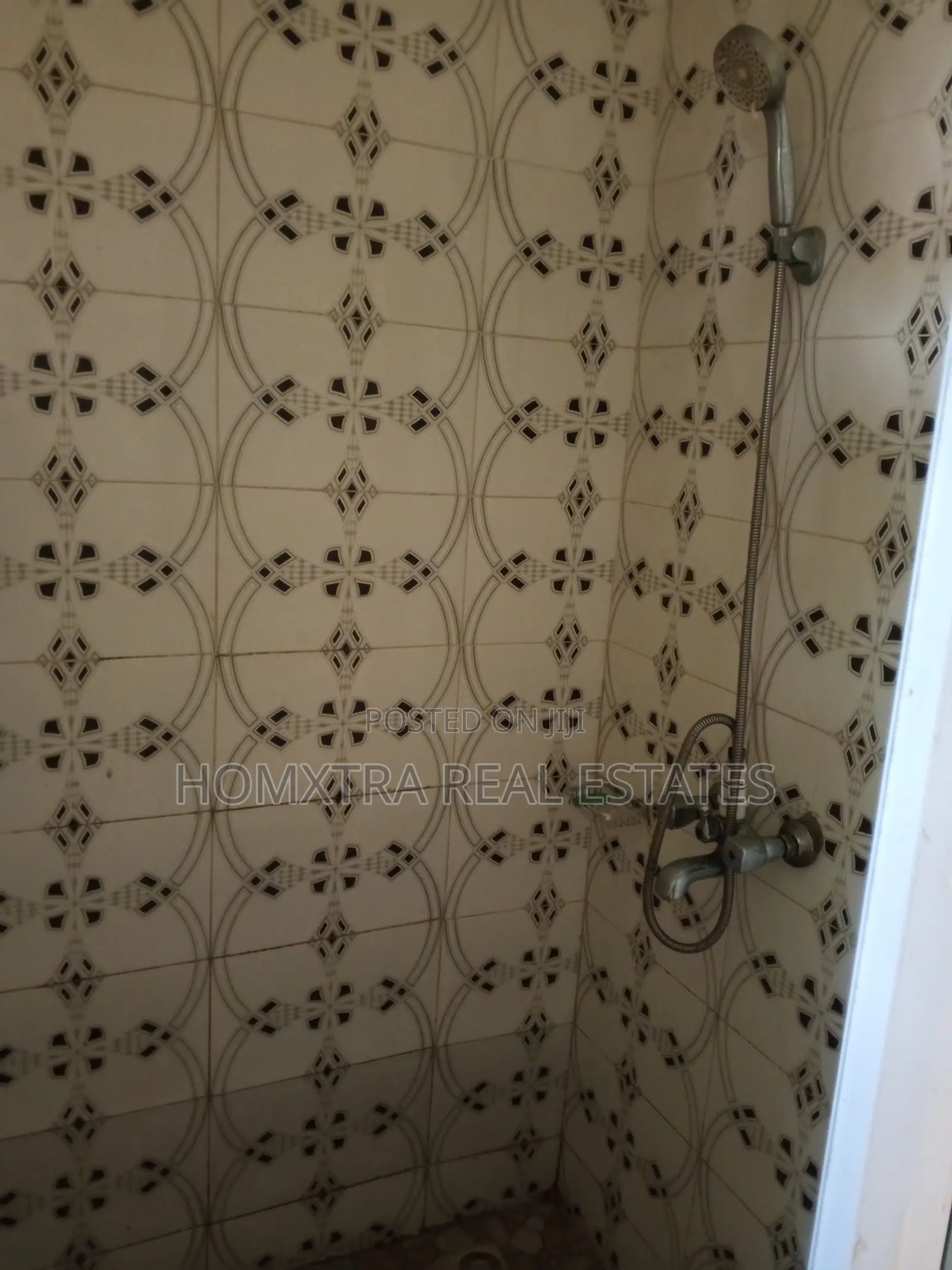 2bdrm Apartment in Homxtra Real Estates, Last Stop for rent