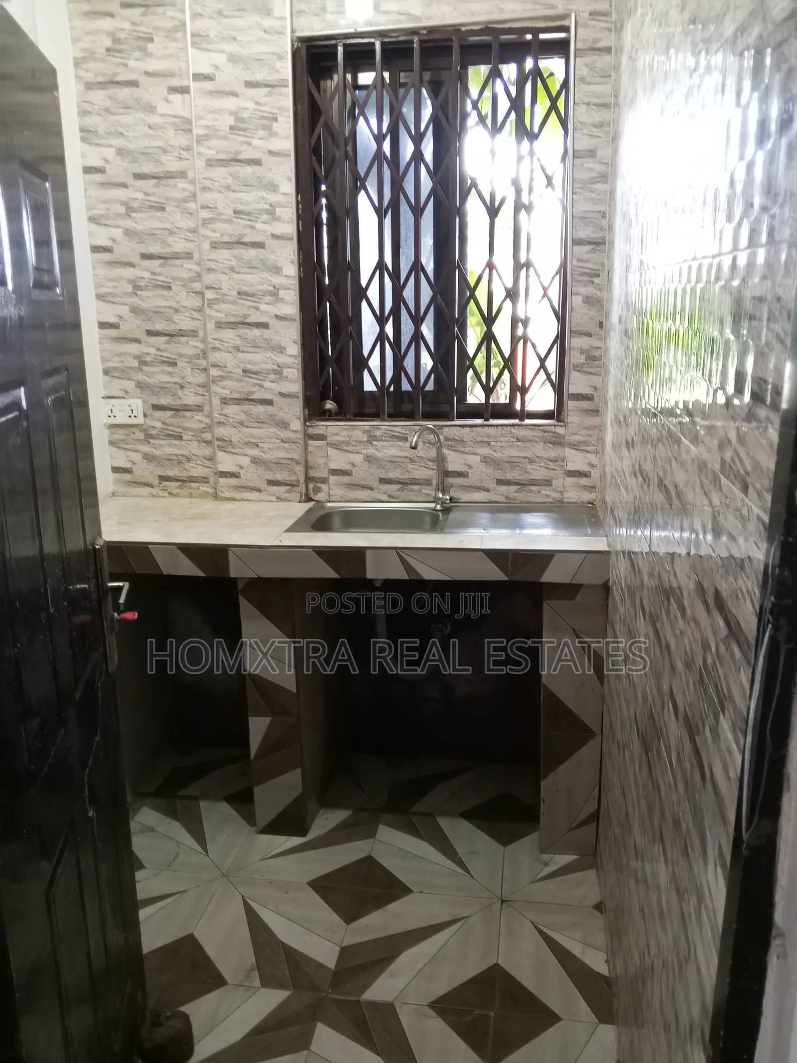 2bdrm Apartment in Homxtra Real Estates, Last Stop for rent