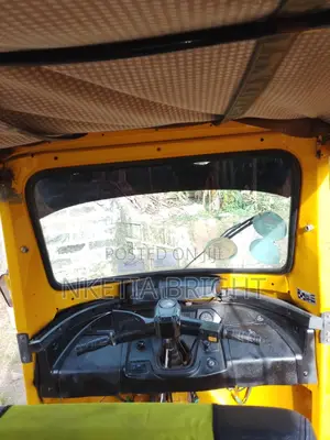TVS King Deluxe Plus iTouch Start 2025 Yellow