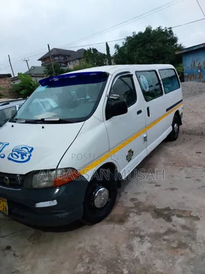 Toyota HiAce 2007 White