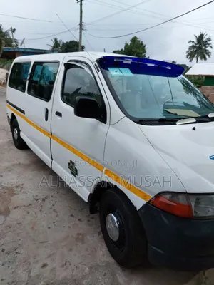 Toyota HiAce 2007 White