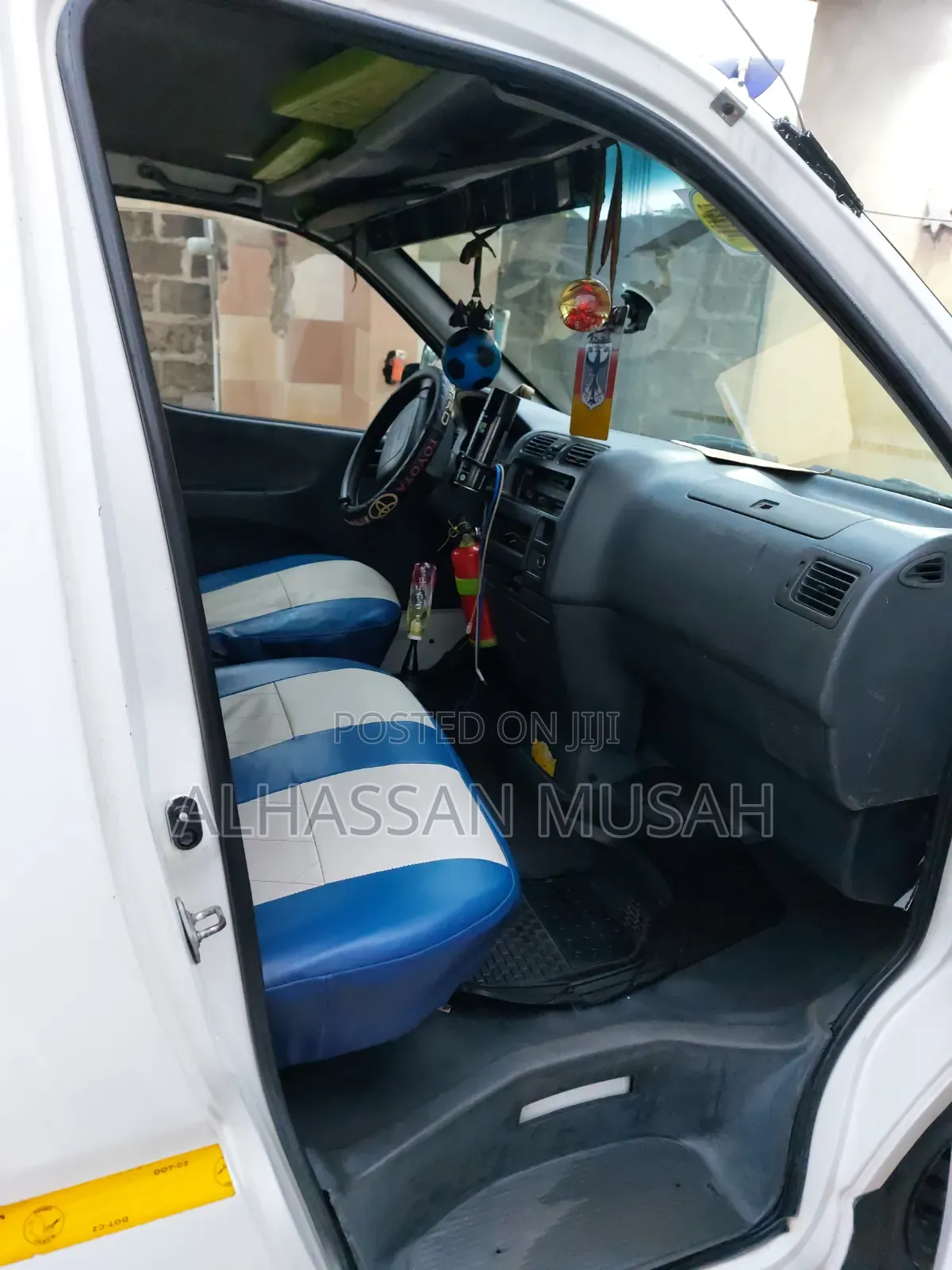 Toyota HiAce 2007 White