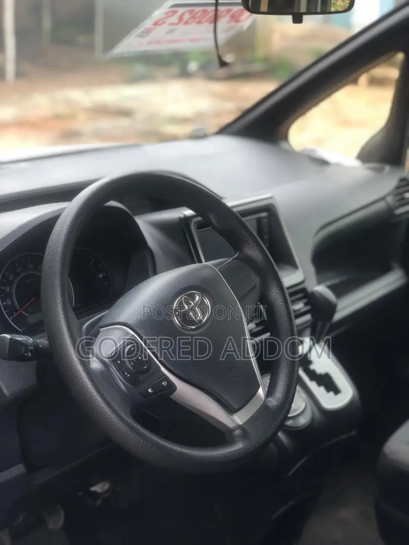 Toyota TownAce 2017 Silver