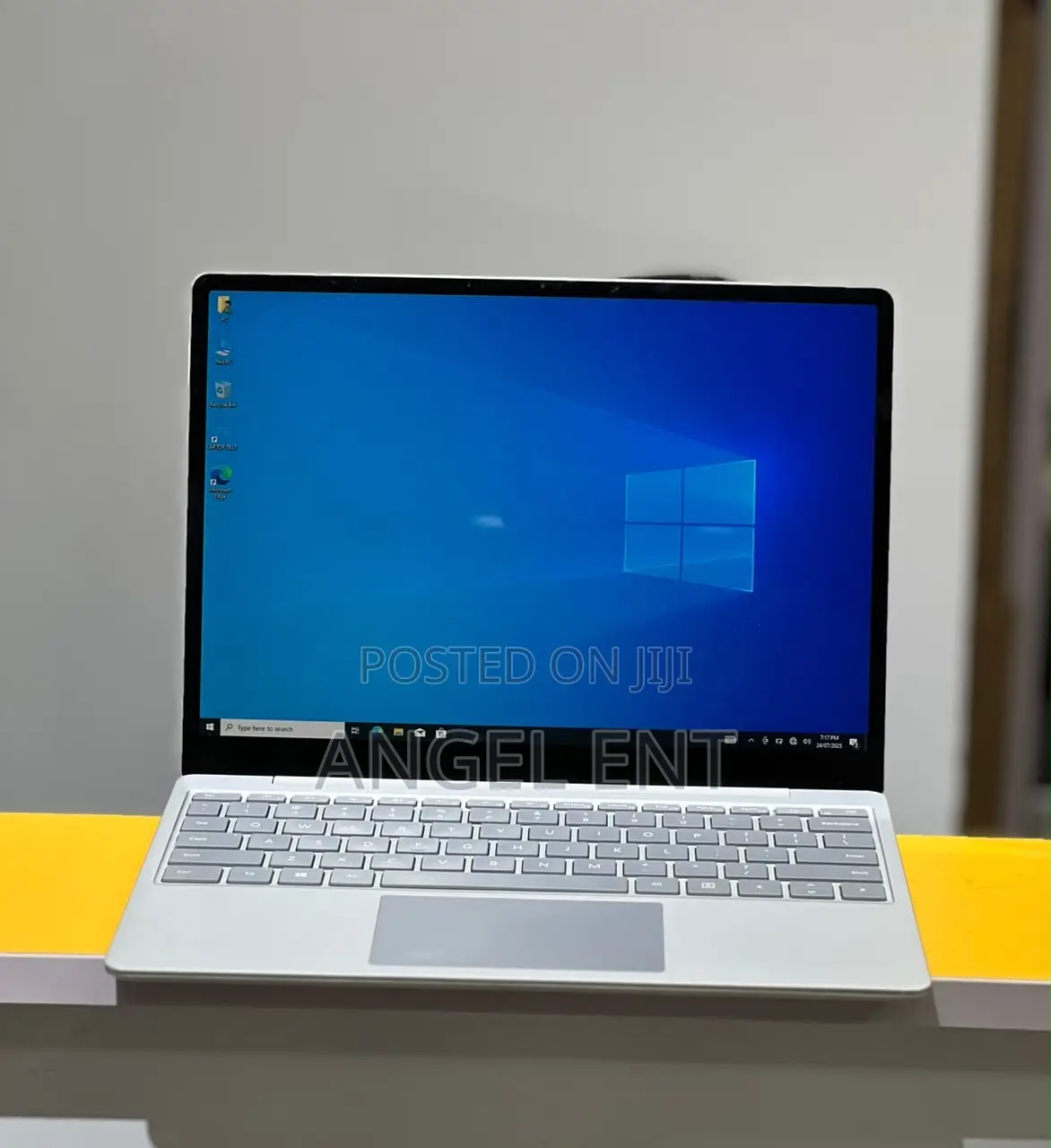 New Laptop Microsoft Surface Laptop Go 16GB Intel Core i5 SSD 256GB