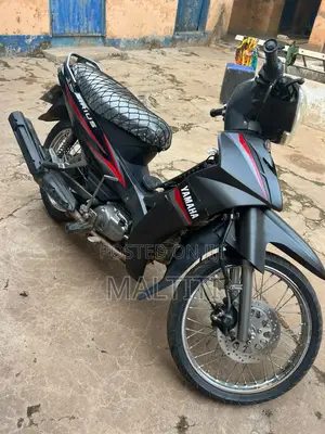 Yamaha 2022 Black