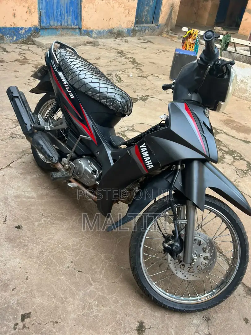 Yamaha 2022 Black