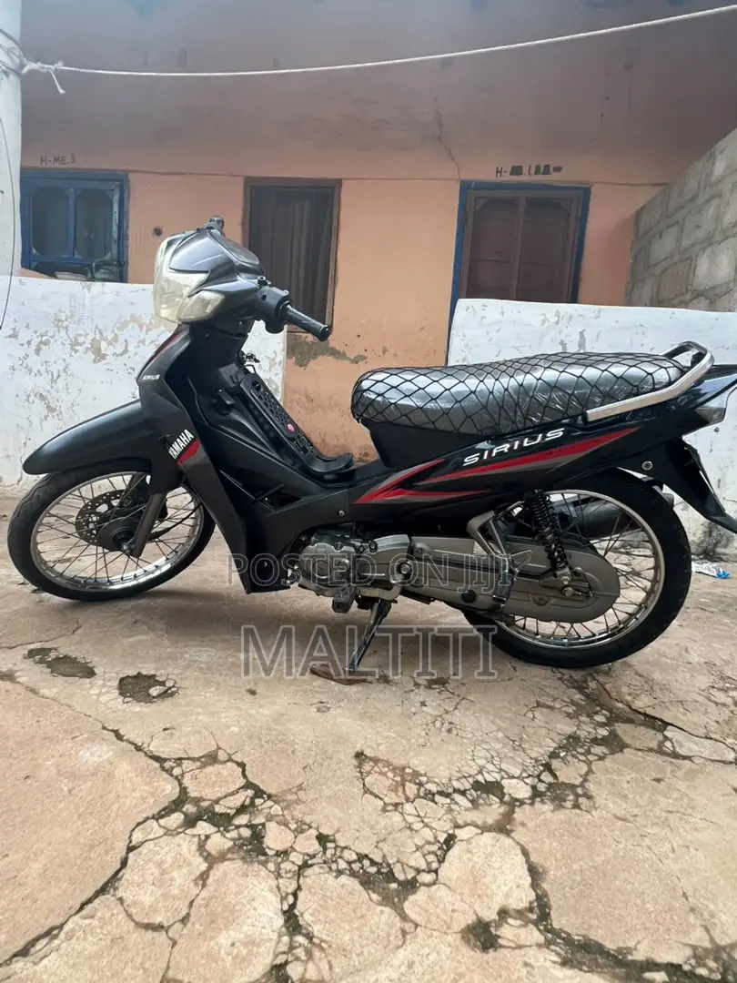 Yamaha 2022 Black