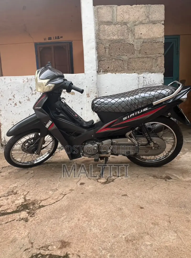 Yamaha 2022 Black