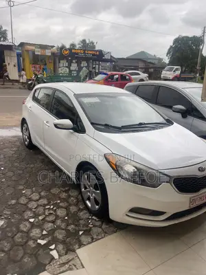Kia Forte SX Hatchback 2016 White