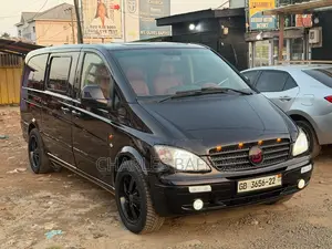 Mercedes-Benz Vito 2009 Brown
