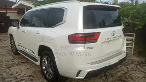 Toyota Land Cruiser 2025 White