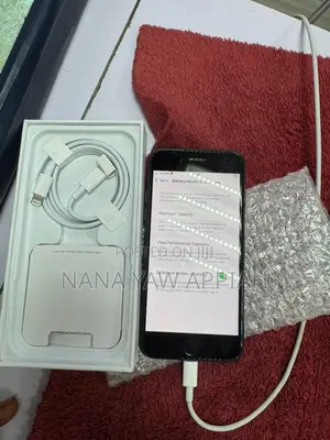 Apple iPhone SE (2020) 128 GB Black