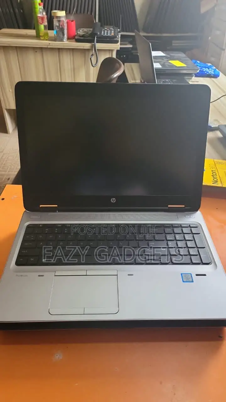 Laptop HP 650 8GB Intel Core i5 HDD+SSD 128GB