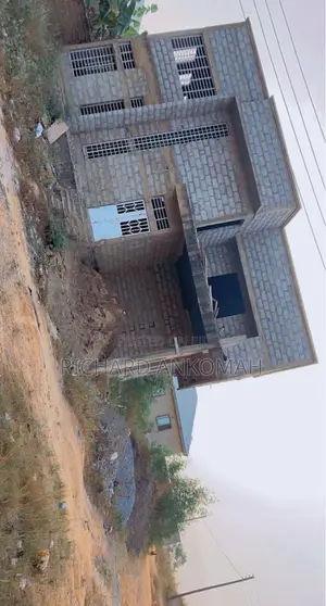 4bdrm Apartment in N/A, Amasaman for sale