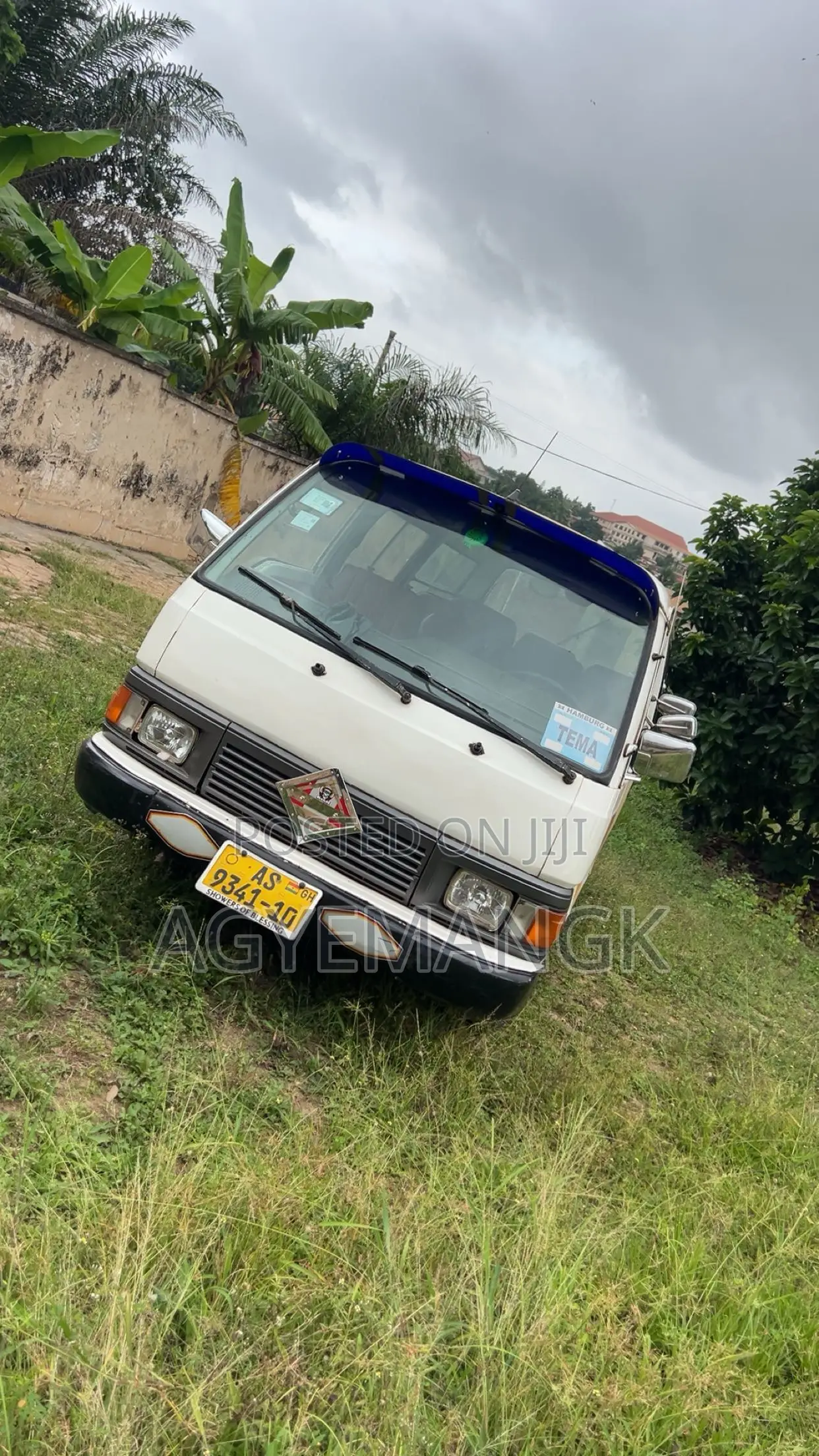 Nissan Caravan (Urvan) 2000 White
