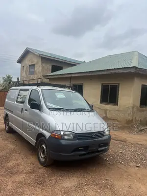 Toyota HiAce 2010 Silver