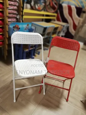 Dotted Flat-Back Chair
