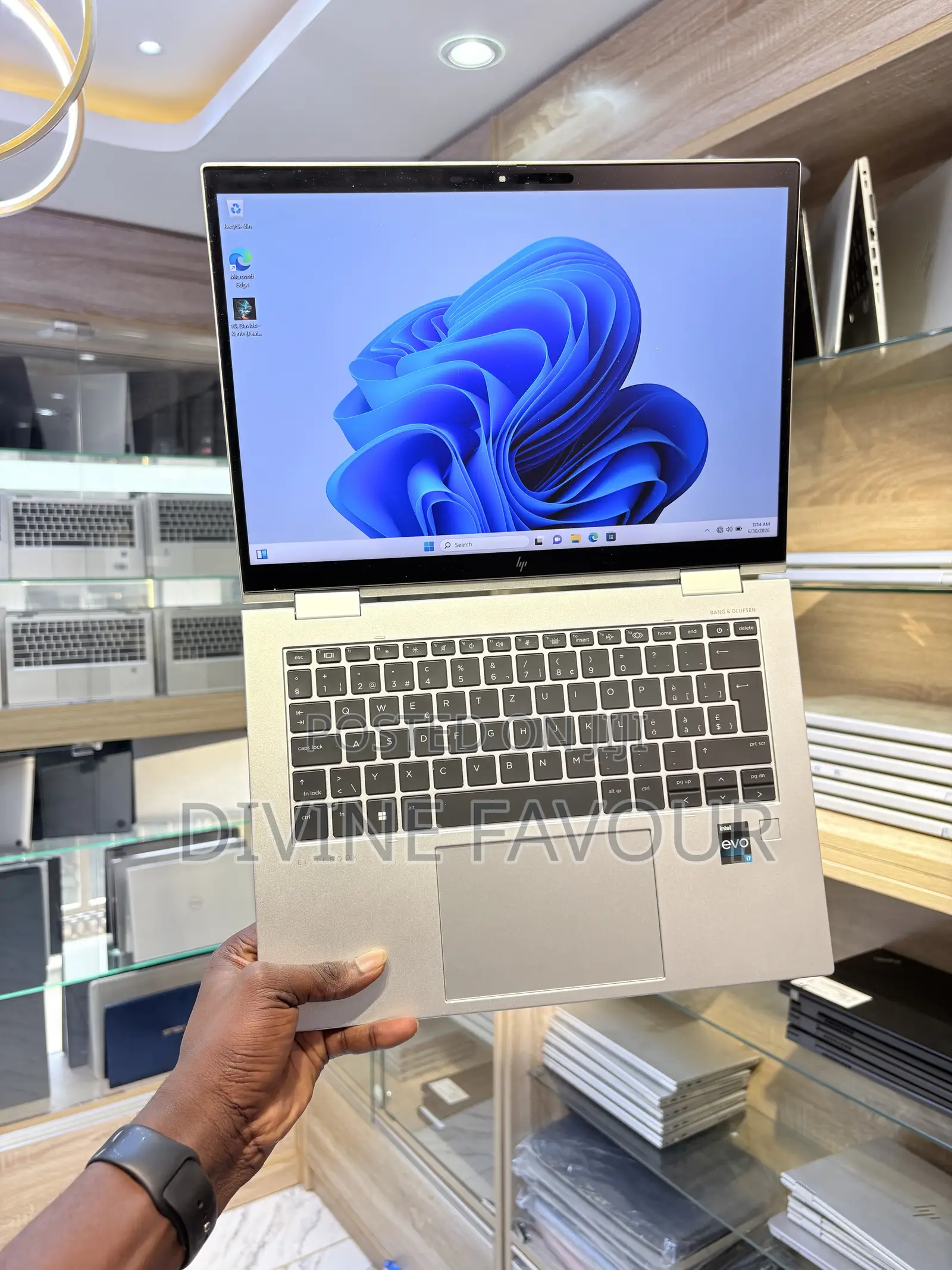 New Laptop HP EliteBook x360 1040 G9 16GB Intel Core i7 SSD 512GB