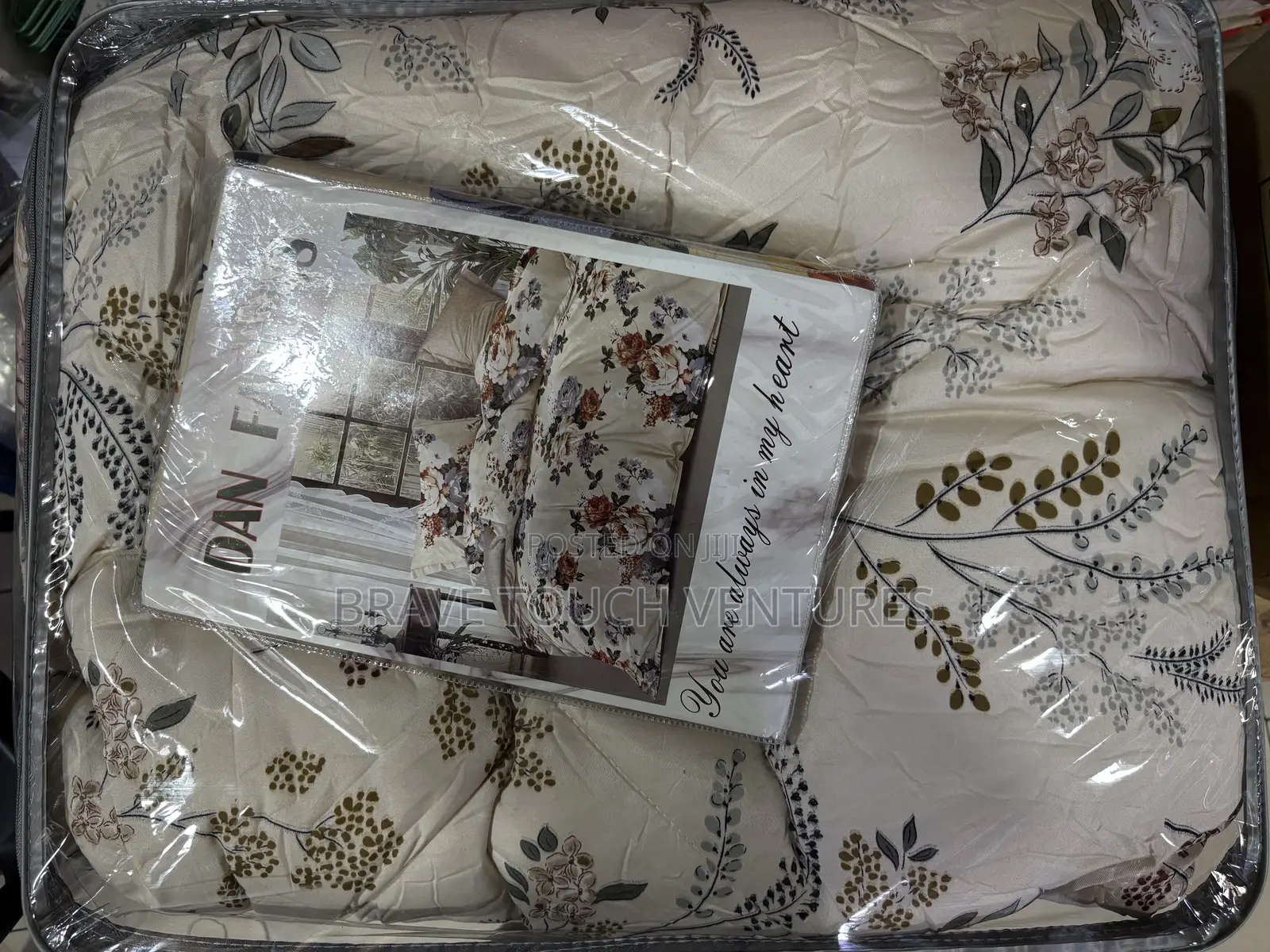Double Bedsheet Pillow Case With Duvet Set