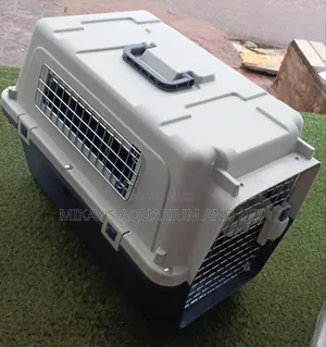 Durable Plastic Dog and Cats Travellers