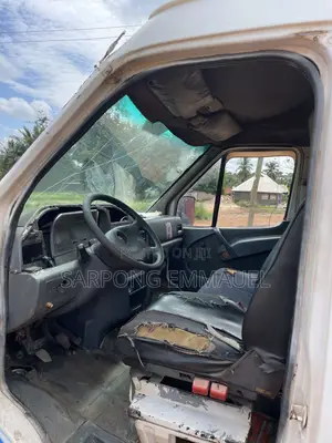 Mercedes-Benz Sprinter 2000 White