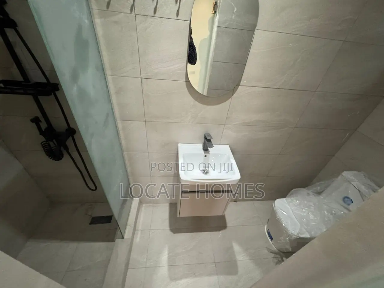 Furnished 4bdrm Apartment in Exhibition for sale