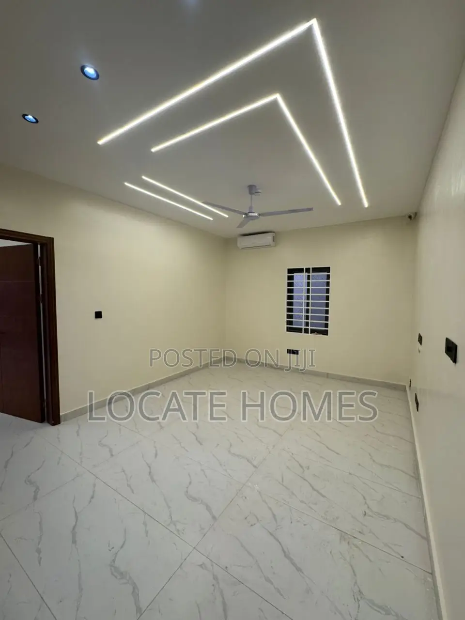 Furnished 4bdrm Apartment in Exhibition for sale