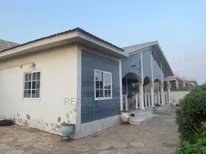 4bdrm House in Sakumono for sale