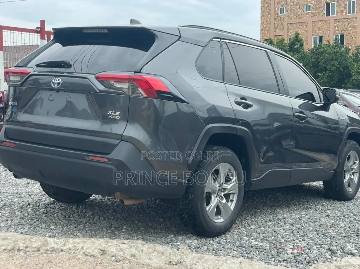Toyota RAV4 XLE Premium 2022 Gray