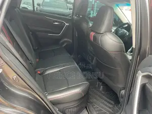 Toyota RAV4 XLE Premium 2022 Gray