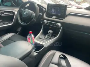 Toyota RAV4 XLE Premium 2022 Gray