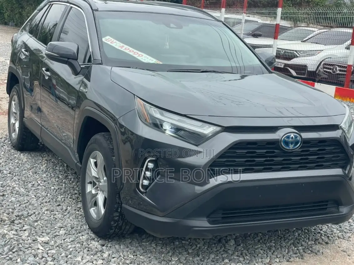 Toyota RAV4 XLE Premium 2022 Gray