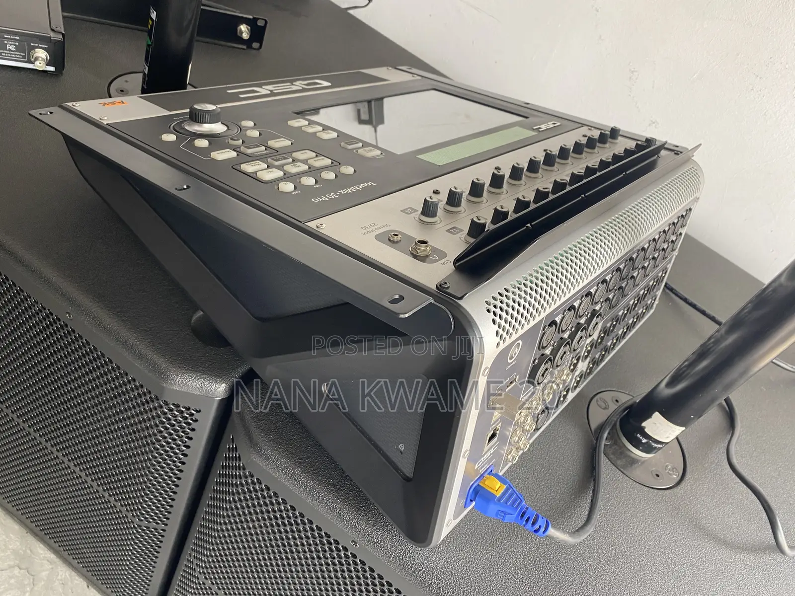 QSC Touchmix 30pro