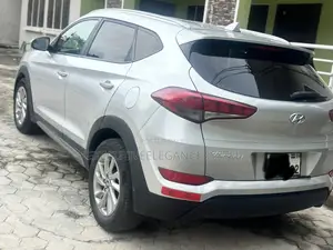 Hyundai Tucson SEL AWD 2018 Silver