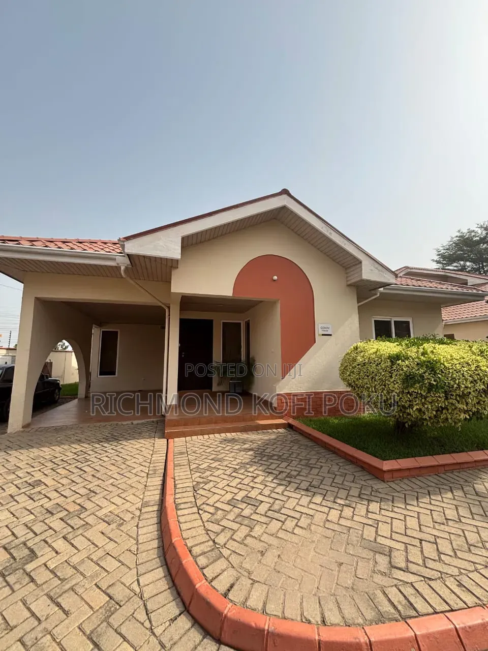 Furnished 4bdrm House in Kofi'S Realty, Boundary Road Area for rent