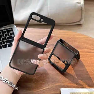 Samsung Galaxy Zflip 5/ Zflip 6 Frosted Black Transparent Case