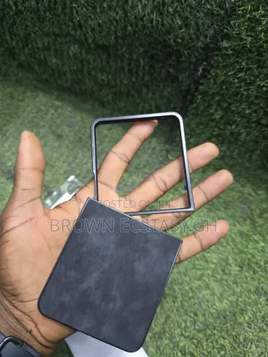 Samsung Galaxy Z Flip 7 Faded Black Case