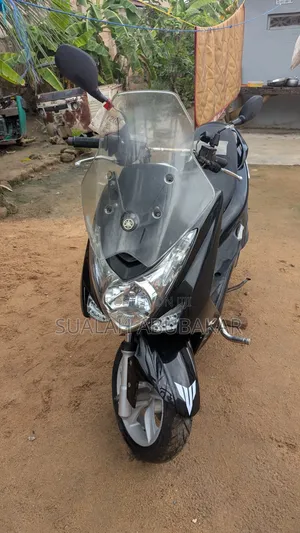 Yamaha Majesty 2026 Black