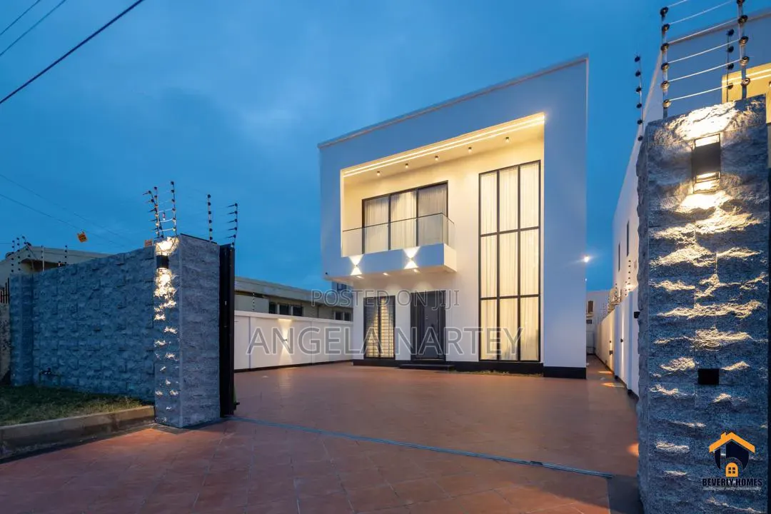 4bdrm House in Spintex, Accra Metropolitan for sale