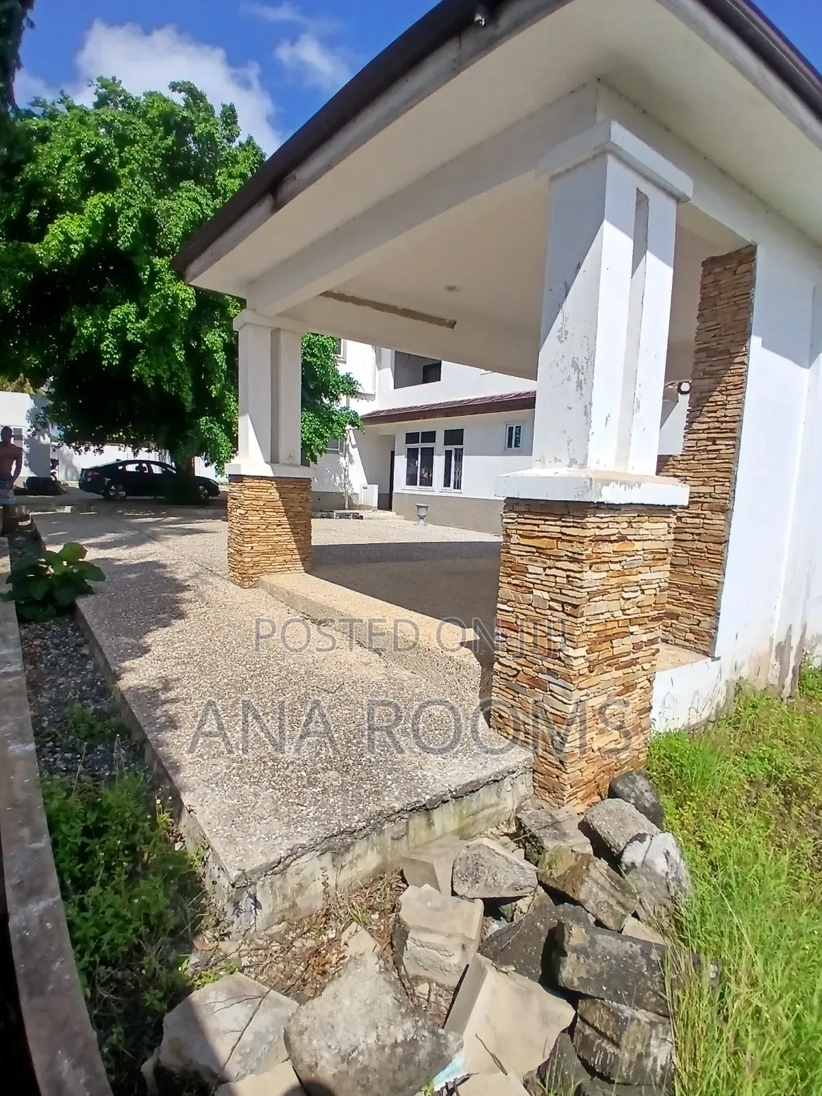 Furnished 5bdrm Mansion in Community 11, Tema Metropolitan for sale