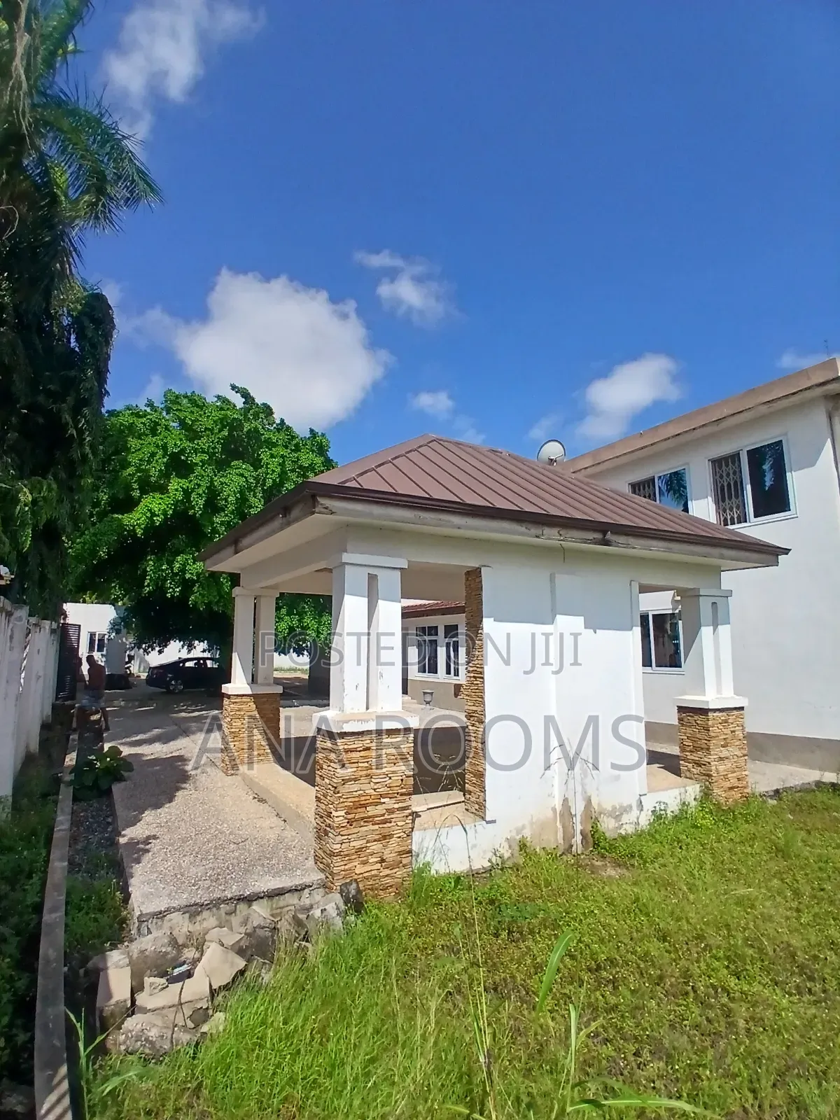 Furnished 5bdrm Mansion in Community 11, Tema Metropolitan for sale