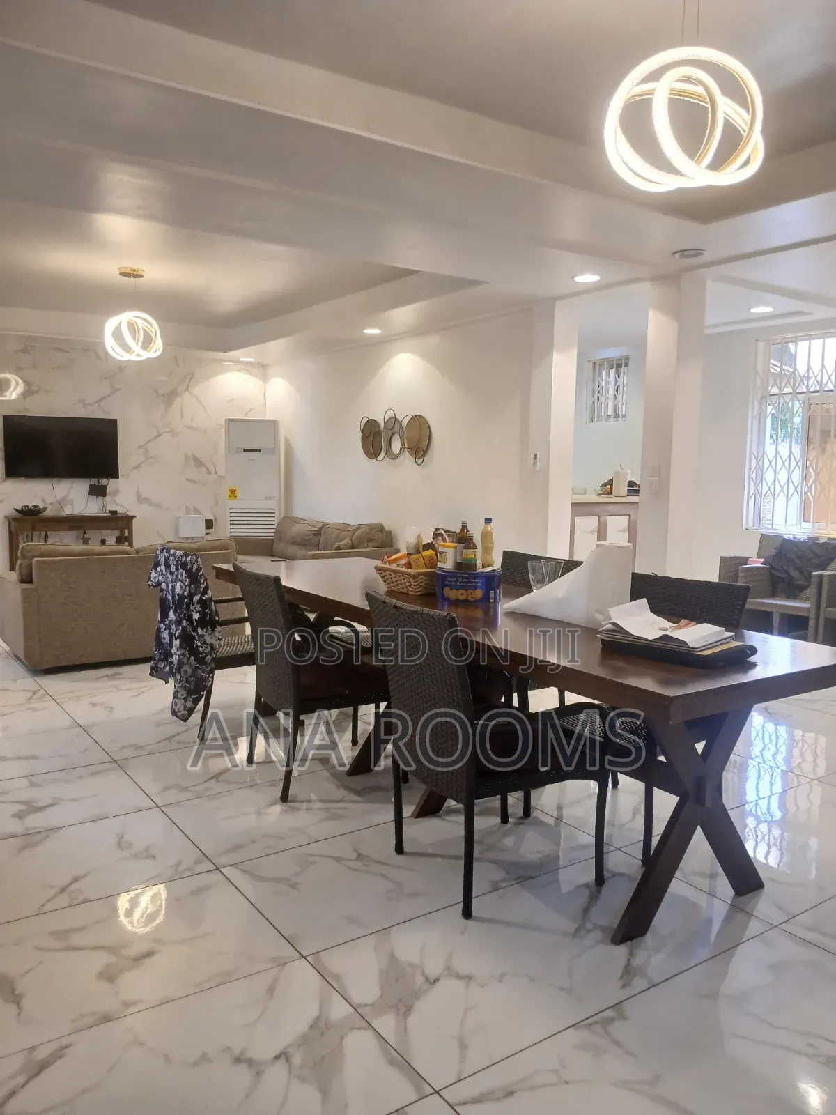 Furnished 5bdrm Mansion in Community 11, Tema Metropolitan for sale